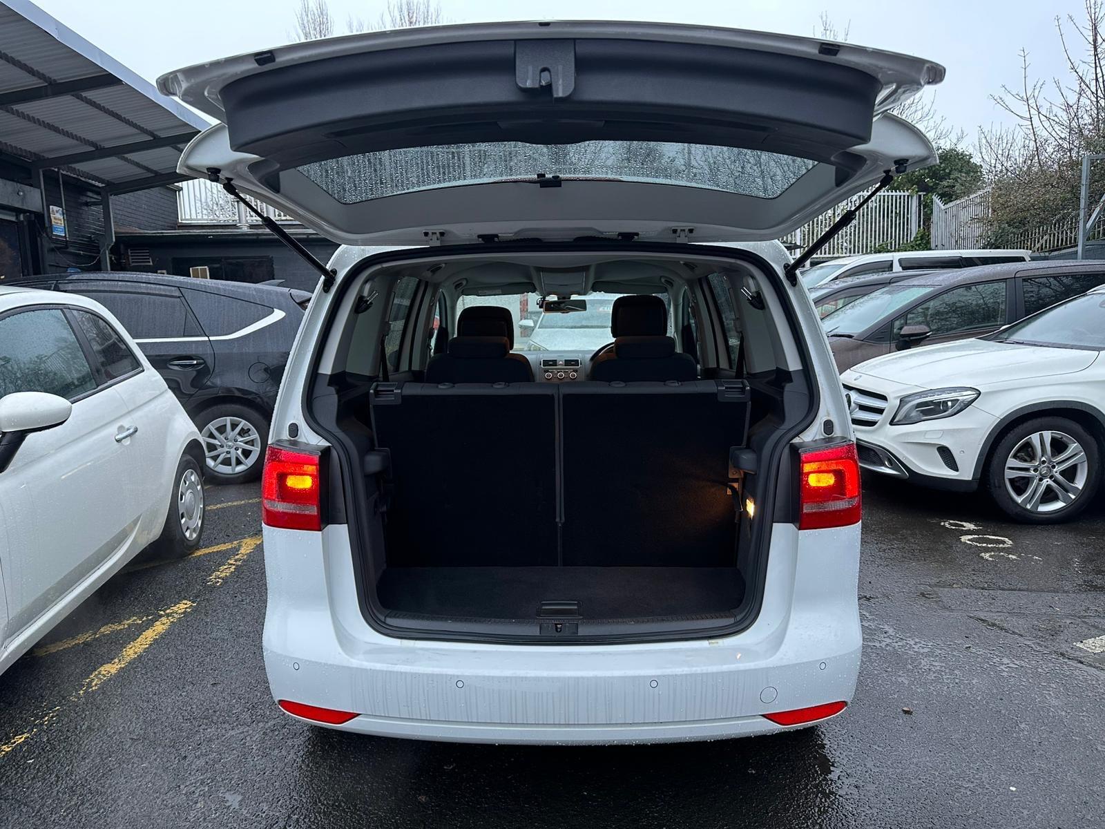 Volkswagen Touran - 1.4 TSI SE DSG Euro 5 5dr - MPV (2010 - 2015) Image